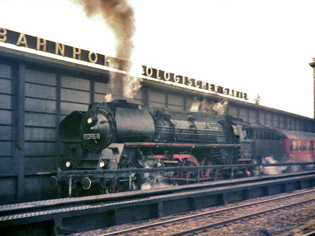 01 im Bhf Berlin-Zoologischer Garten