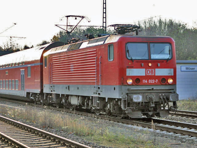 143  im Bhf M&ouml;ser