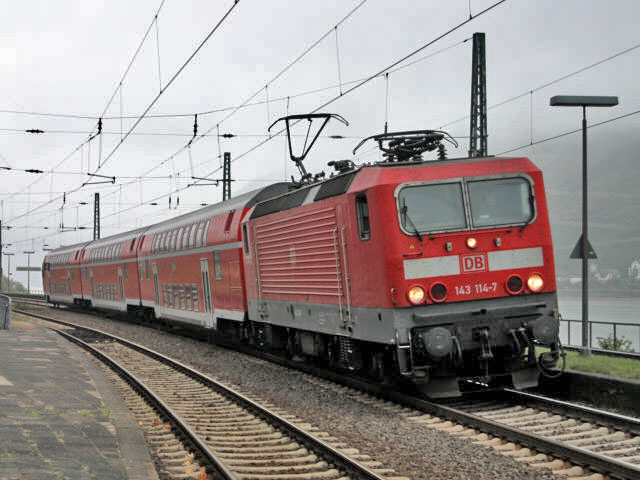 143 im Bhf Niederheimbach am Rhein