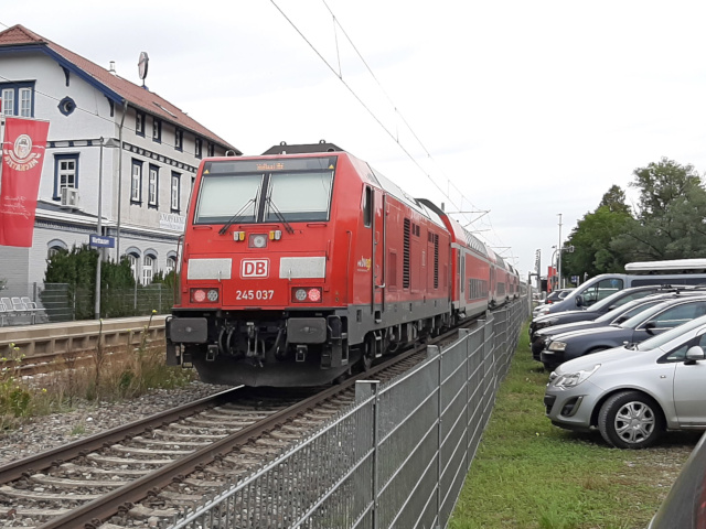 245 �im Bhf Warthausen