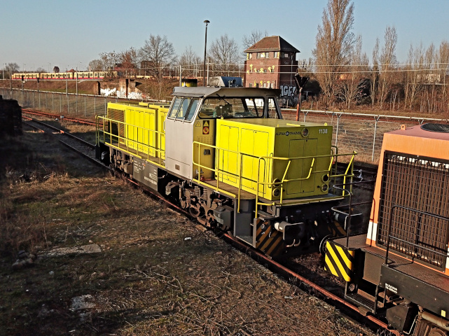 275 im Bahnbetriebswerk Schöneweide