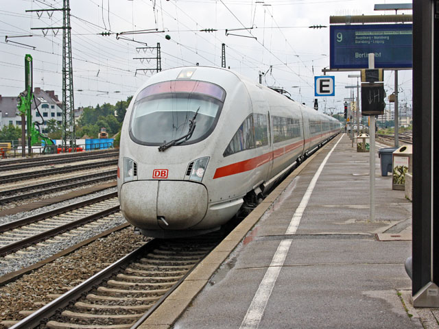 411 �im Bhf. München-Pasing