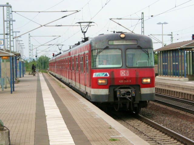 420 im Bhf Groß-Gerau-Dornberg