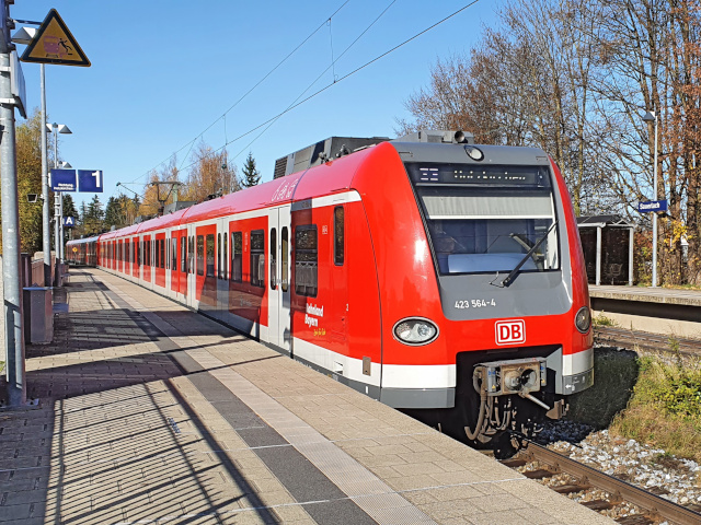 423  im Bhf. Sauerlach