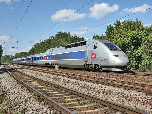 TGV  westlich vom Bhf Saarbr&uuml;cken Ost