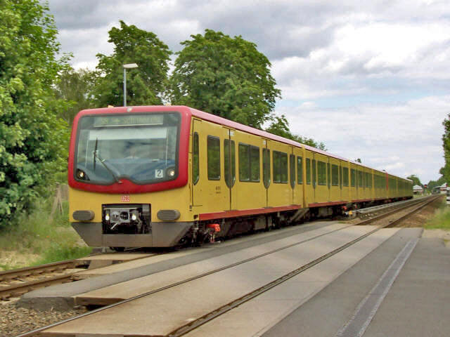 481 am Bahnübergang zw. Grünbergallee und Sc