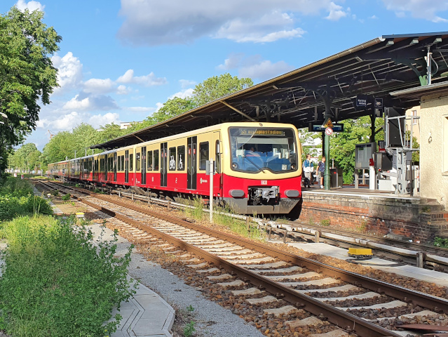 481 Berlin, S-Bhf Nöldnerplatz