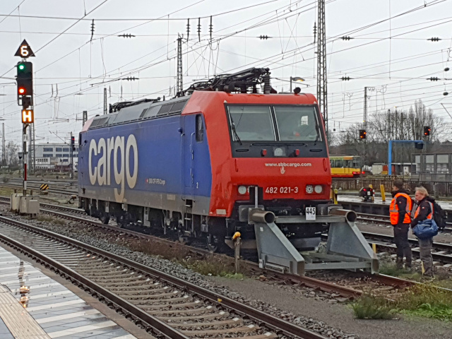 482 im Hbf Karlsruhe