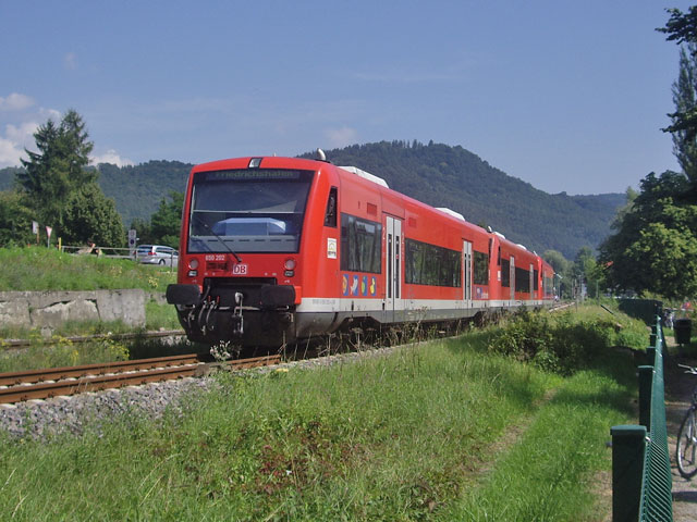 650 im Bhf Ludwigshafen (Bodensee)