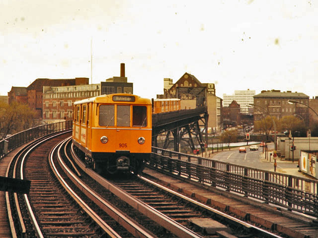 905 �Berlin, Hochbahnhof Möckernbrücke