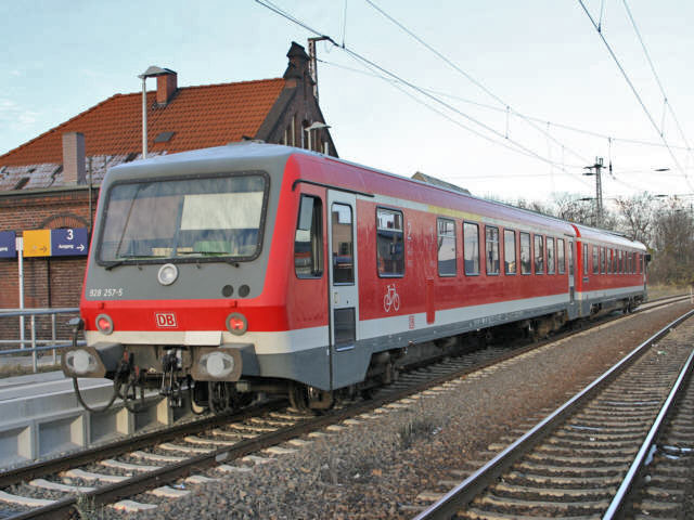 628/928 im Bhf Biederitz