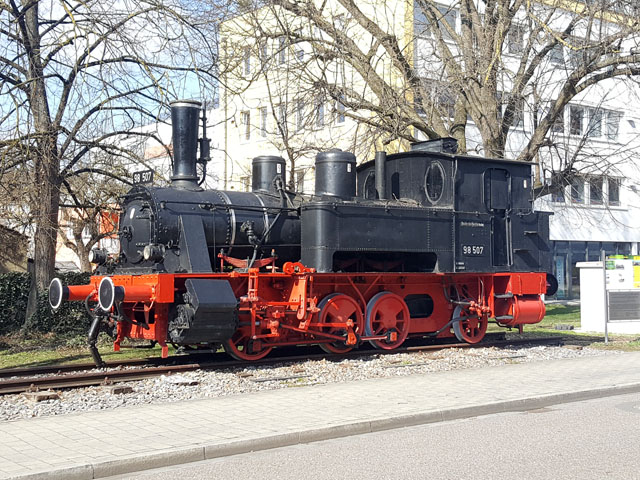 98 �Hbf Ingolstadt (Vorplatz)