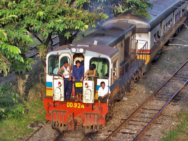 DD.924  im Hbf Yangon