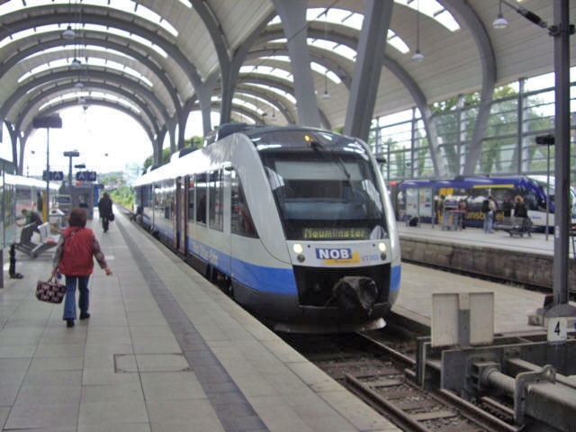 VT 303 �im Hbf Kiel