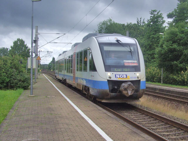 VT 306 �im Bhf Flintbek